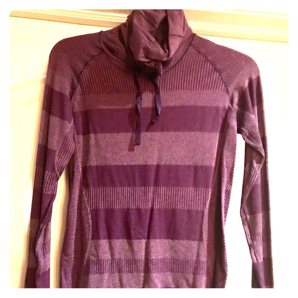 Moving Comfort Running Top —Size Small